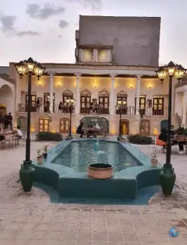 عکس عمارت چارستون، ولیعصر غربی، ساوه 3