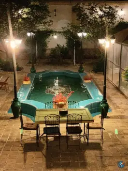 عکس عمارت چارستون، ولیعصر غربی، ساوه 4