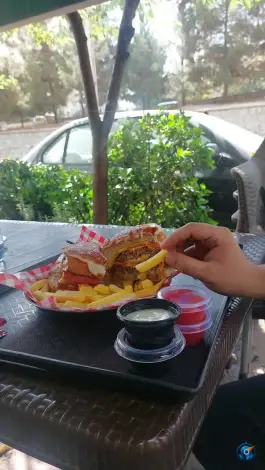 عکس گرند برگر، پونک، تهران 10