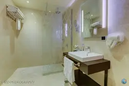 عکس هتل بزرگ تهران، محله عباس آباد، تهران 6