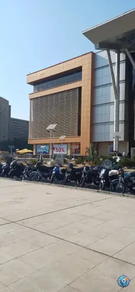 عکس پارکینگ موتور سیکلت مگامال، اکباتان، تهران 1