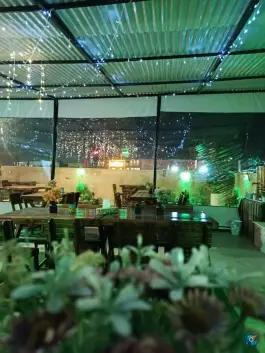 فست فود بام الهیه، محله نقویه، مشهد