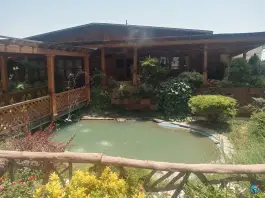 عکس کافه گلخونه، چهارباغ 8