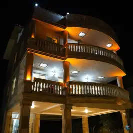 عکس عمارت بوم گردی آمور قائم شهر 6
