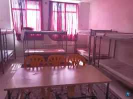 عکس مجموعه خوابگاهی و رفاهی دانشکده فنی و حرفه ای شهید باهنر، لاوان، شیراز 5