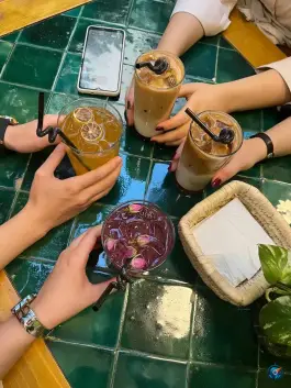عکس کافه بِ روی، کوچه ۳۸ بلوار کریم خان زند شیراز 3