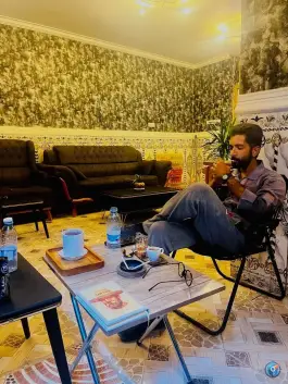عکس کافه کارامازوف، پارود، راسک 4