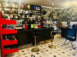 عکس کافه کارامازوف، پارود، راسک 5
