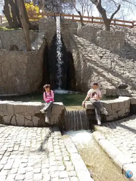 عکس آبشار پارک وکیل باد، محله کوهستان پارک، مشهد 2