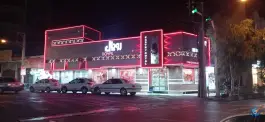 قنادی رویال، شهیدان حسنی، قم