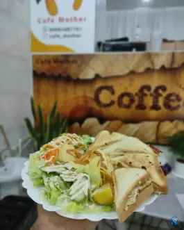 عکس کافه بستنی مادر، محله علی آباد سعدگان، قم 3