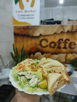 عکس کافه بستنی مادر، محله علی آباد سعدگان، قم 8