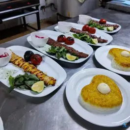 عکس رستوران و نان داغ کباب داغ البرز، کوی سرجنگلداری، زنجان 2