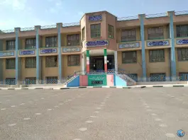 عکس دبستان دخترانه کرامت سلفچگان 4