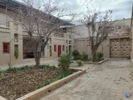 عکس عمارت حاجی بزرگ، بلوار زیتون، مبارکه 7