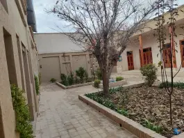 عکس عمارت حاجی بزرگ، بلوار زیتون، مبارکه 8