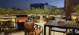 عکس کافه چارمان زرگری شیراز 1