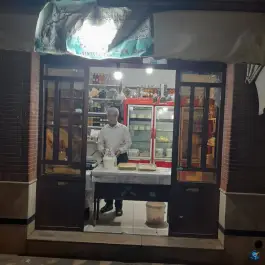 لبنیات دهکده، محله درکی، شیراز