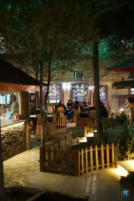کافه رستوران گلچین، بهارستان، مشهد