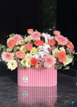 عکس گالری گل آریا، باغ دریاچه، اصفهان 9