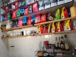 عکس کافه دژاوو محله گویم شیراز 2