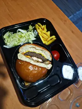 عکس بمب مهران، گلستان، تهران 2