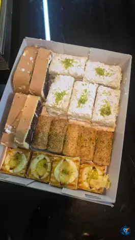 عکس شیرینی شکرچیان، محله باغ نگار، اصفهان 4