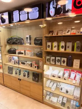 عکس اپل استور رویال، شهرک امید، شیراز 6