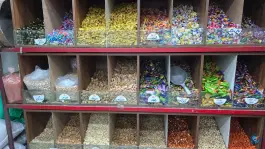 عکس فروشگاه مواد غذایی غرقی، محله دست خضر، شیراز 4