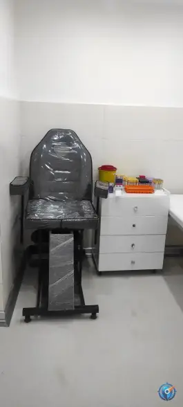 عکس آزمایشگاه طرفه، محله نشاط، شیراز 3