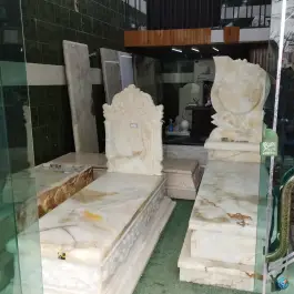 عکس سنگ مزار آوان، شهرک گلدشت، کرج 2