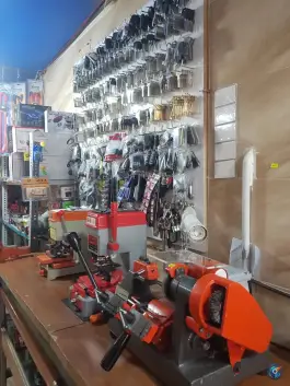 عکس کلید سازی و دزدگیر امیر، بلوار گلزار غربی، کرج 2