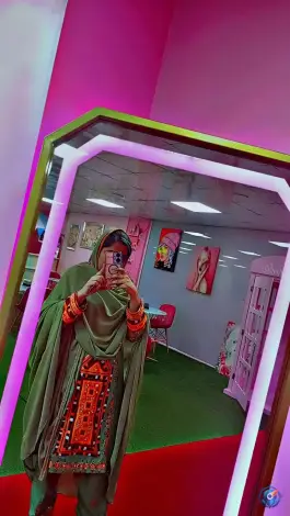 عکس کافه صورتی، قدس 25، چابهار 6