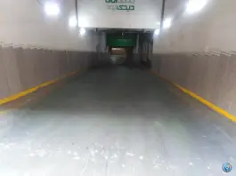 عکس پارکینگ عمومی مجتمع تجاری حکمت، خیابان ولیعصر، تهران 9
