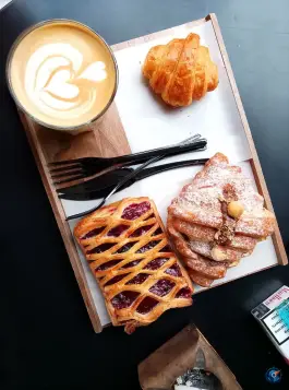 عکس نان و شیرینی گنتوم، کوی وحدت، شیراز 3