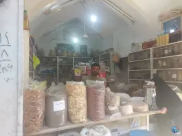 عکس عطاری سنتی آقا محمد، بازارچه دروازه کازرون، شیراز 2