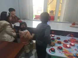 عکس خانه بازی بچه رئیس، محله مهدی آباد، شیراز 4