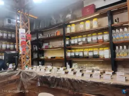 عکس فروشگاه عطاری شهر عطار، محله خواجو، اصفهان 3