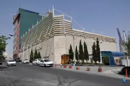 عکس استخر صدف طلایی 1