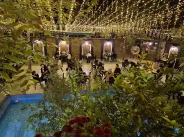 عکس عمارت دیمورا 5