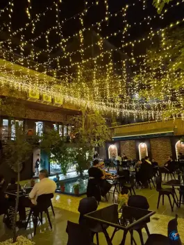 عکس عمارت دیمورا 8