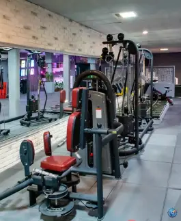 عکس سالن ورزشی پزشکی هورتن 5