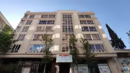 ساختمان پزشکان
