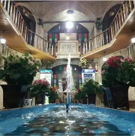 عکس سفره خانه سنتی عودلاجان و تیمچه اکبریان 2