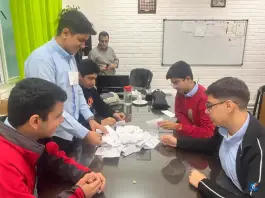 عکس دبیرستان دوره دوم غیر دولتی قلم 6