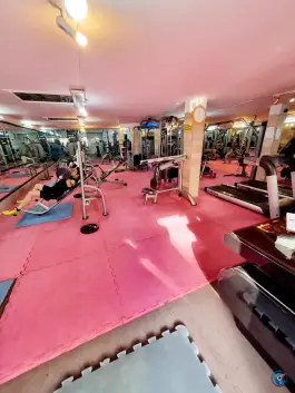 عکس باشگاه بدنسازی کشاورز 5