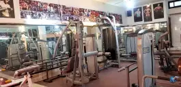 عکس باشگاه بدنسازی کشاورز 8